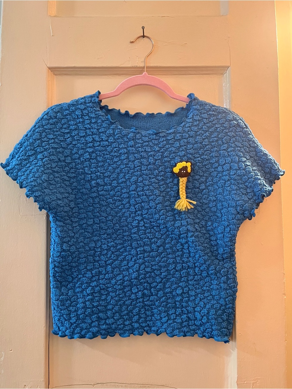 TYAKASHA Cute Braided Doll Badge Plisse Tee Blue M⁠
